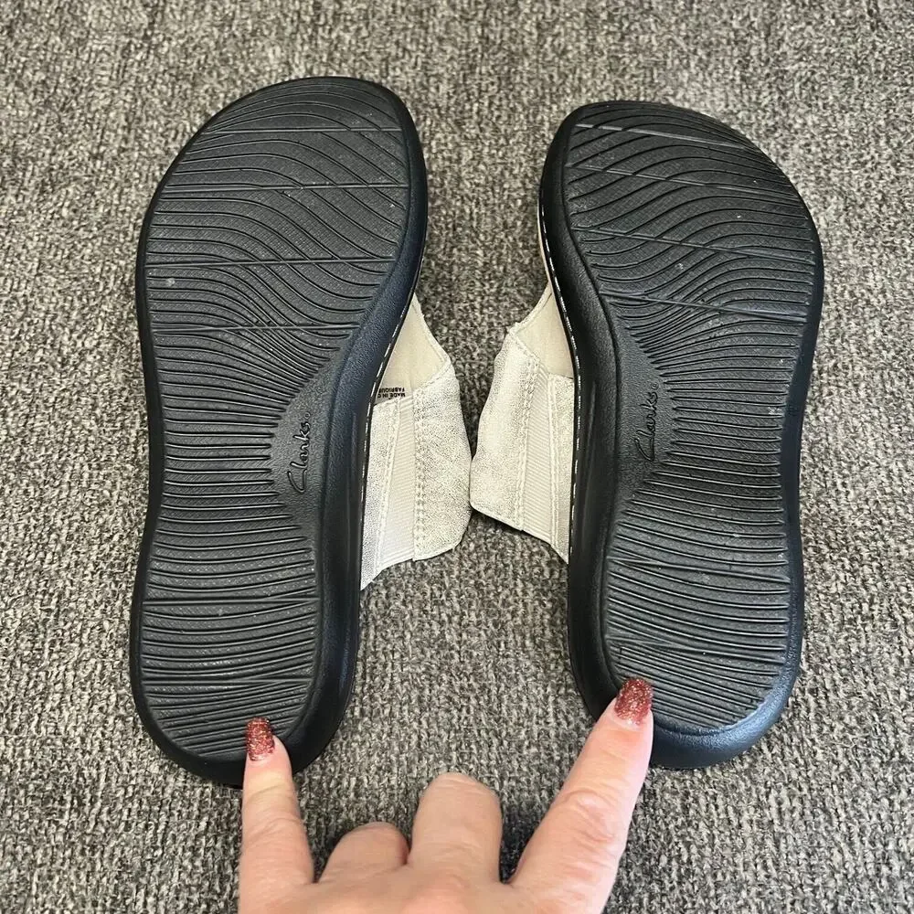 Clarks Sandal Womens 7.5 Metallic Leather Thong Flip Flop Adjustable Strap